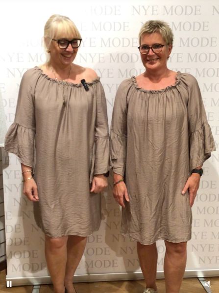 Bilde av Lina Solid Dress